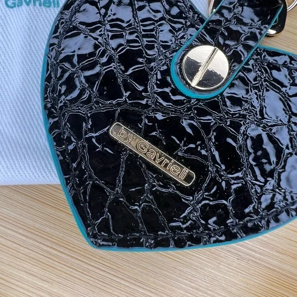 Tieks Obsidian Black Heart Keychain from advent calendar day 1 - Picture 3 of 5